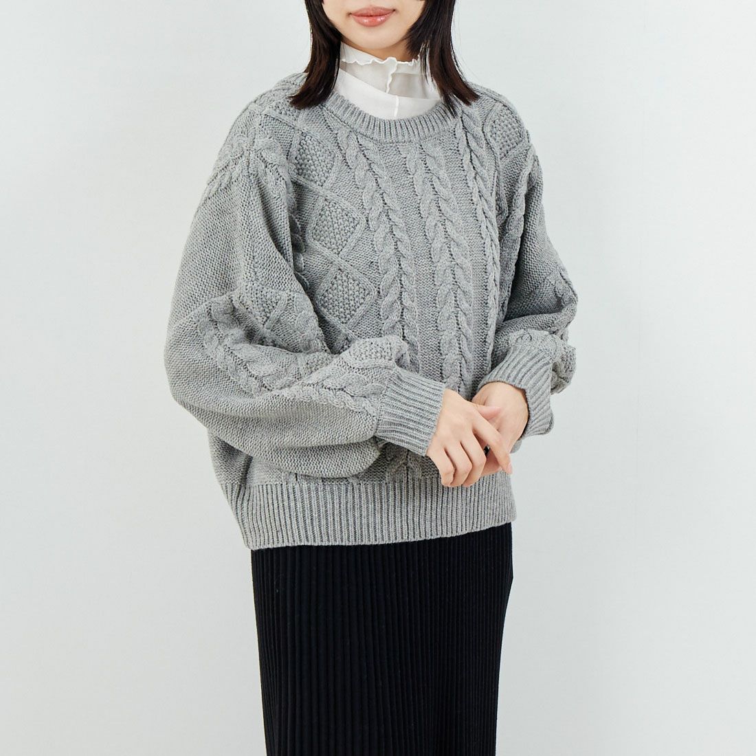 Jf Ready Made [ジェイエフレディメイド] 2WAYケーブル編みショート丈クルーネックカーディガン [123805] GRAY &&モデル身長：162cm 着用サイズ：F&&