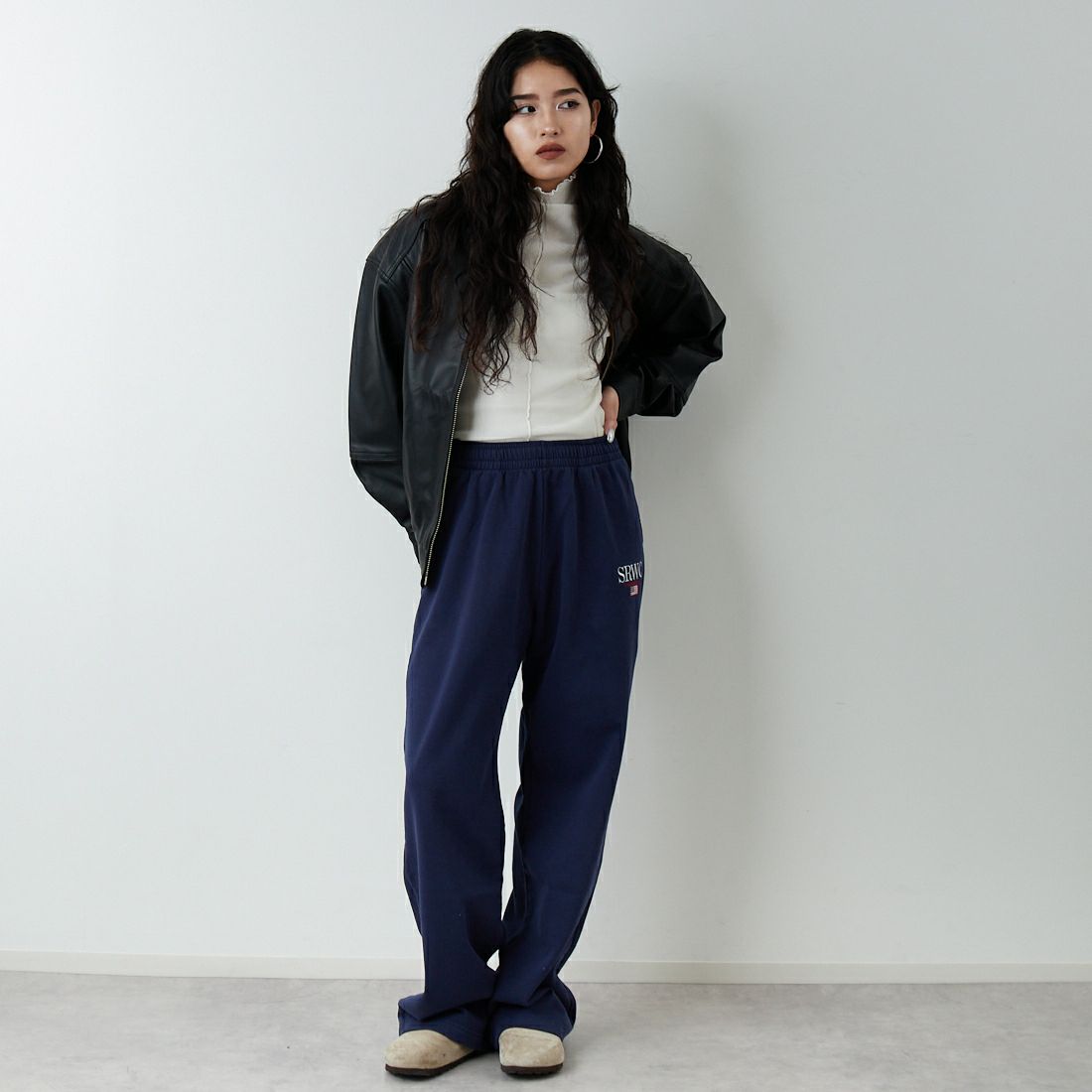 Sporty&Rich [スポーティアンドリッチ] ノーティカル刺繍ワイドスウェットパンツ [PA05563177] D.NAVY &&モデル身長：162cm 着用サイズ：S&&