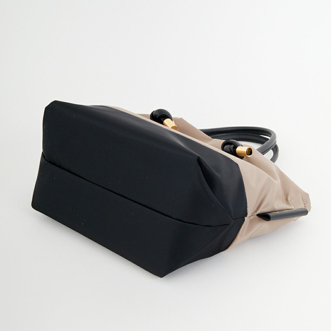 VIOLAd'ORO [ヴィオラドーロ] BIANCA ナイロントートバッグ [V-2249] TAUPE/BLK