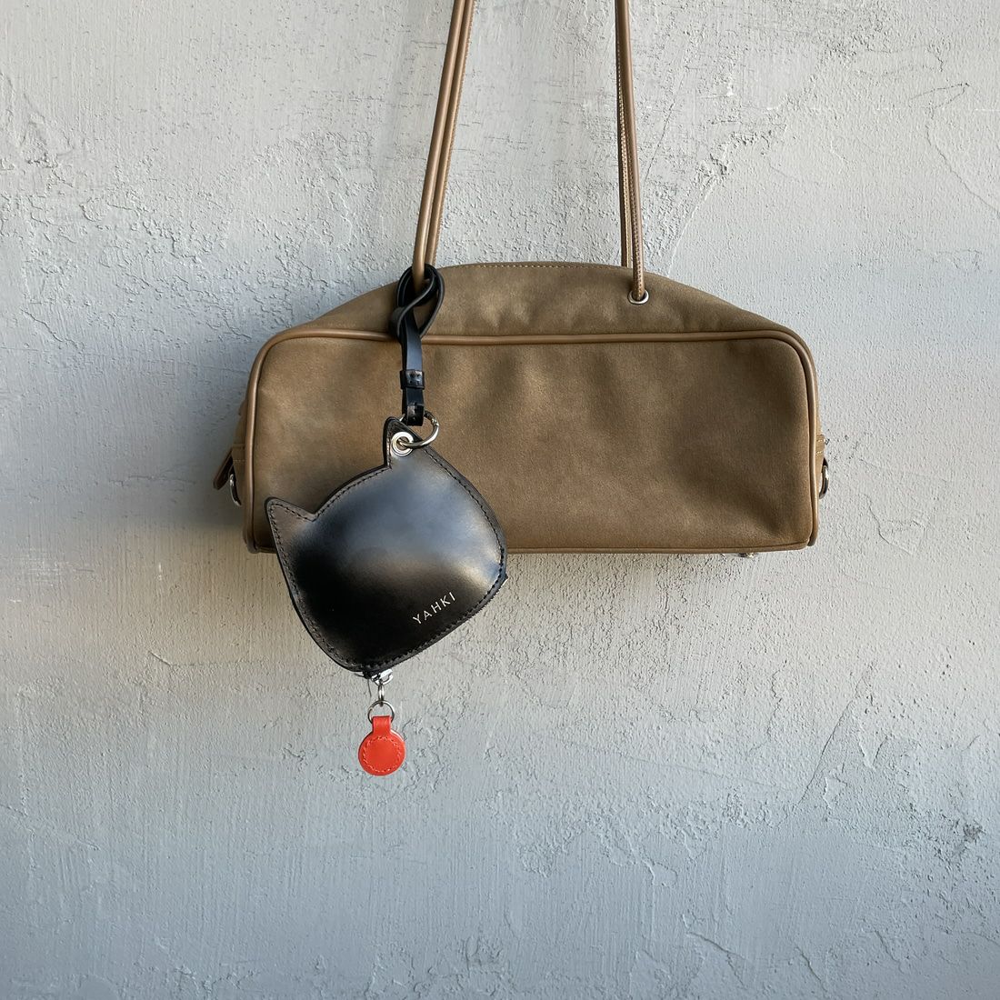 YAHKI [ヤーキ] キャットレザーマルチケース [YH-678C] BLACK