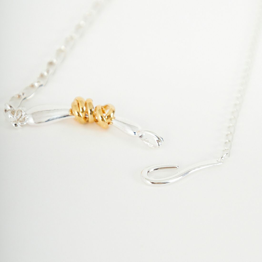 LAPUIS [ラピュイ] Flow coil チョーカー [254-220106] ﾏﾙﾁ