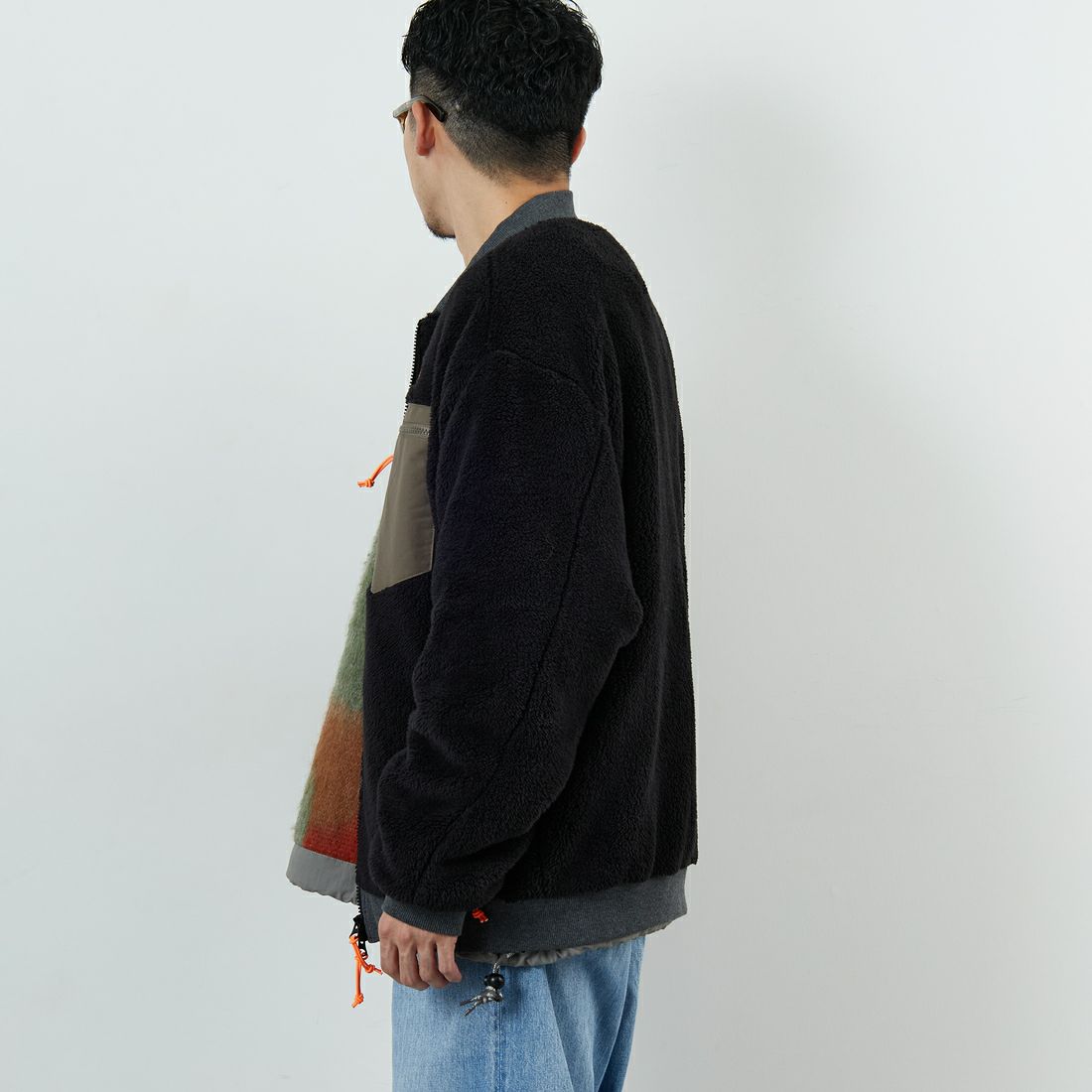 UNIVERSAL OVERALL [ユニバーサルオーバーオール] 別注 ボアフリース ボンバージャケット [U2531400IN-JF] BLACK &&モデル身長：167cm 着用サイズ：XL&&