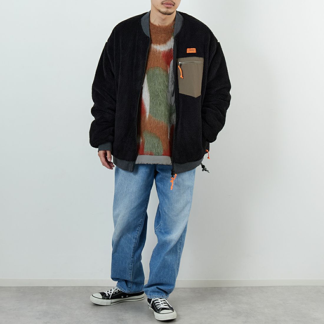 UNIVERSAL OVERALL [ユニバーサルオーバーオール] 別注 ボアフリース ボンバージャケット [U2531400IN-JF] BLACK &&モデル身長：167cm 着用サイズ：XL&&