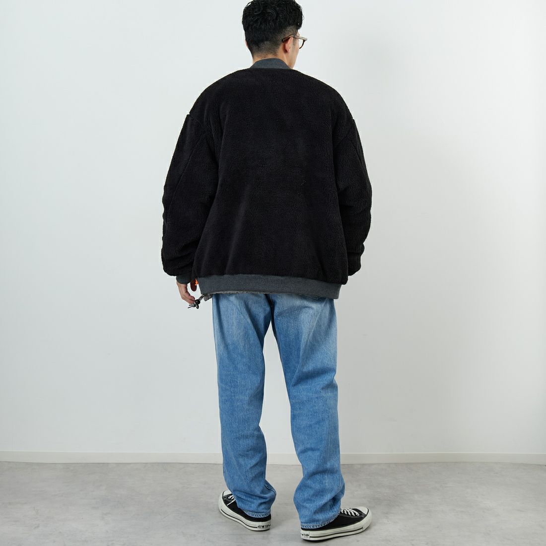 UNIVERSAL OVERALL [ユニバーサルオーバーオール] 別注 ボアフリース ボンバージャケット [U2531400IN-JF] BLACK &&モデル身長：167cm 着用サイズ：XL&&