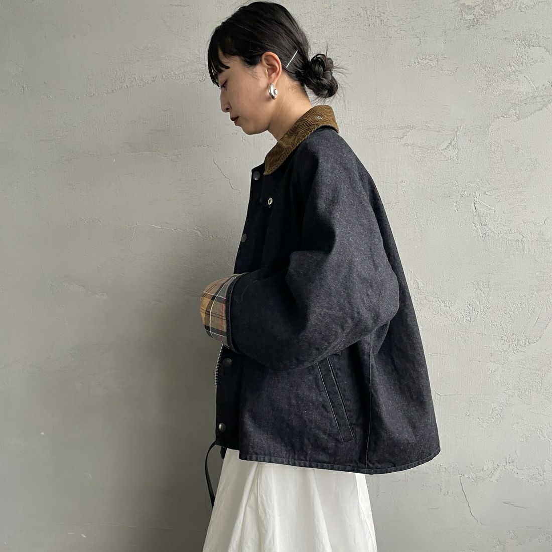 Barbour [バブアー] 別注 BORROWDALE ボロウデイルジャケット [261MCAS237-JF] DENIM &&モデル身長：150cm 着用サイズ：36&&