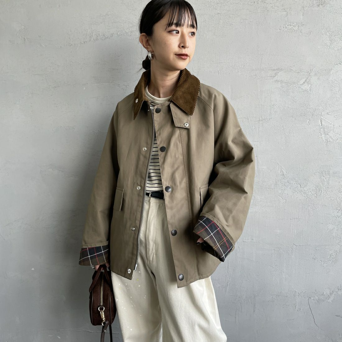 Barbour [バブアー] 別注 BORROWDALE ボロウデイルジャケット [261MCAS237-JF] KHAKI &&モデル身長：150cm 着用サイズ：34&&