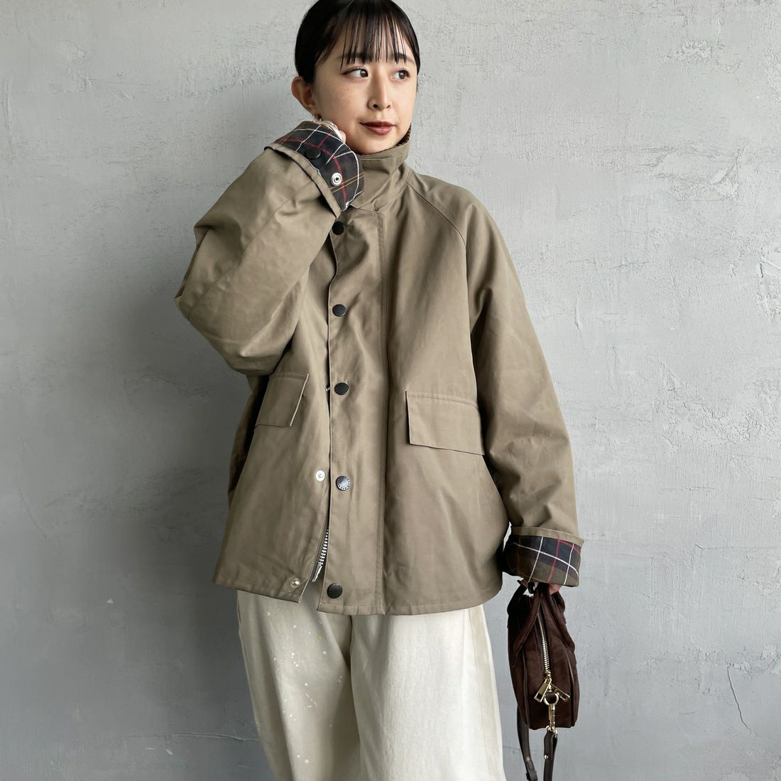 Barbour [バブアー] 別注 BORROWDALE ボロウデイルジャケット [261MCAS237-JF] KHAKI &&モデル身長：150cm 着用サイズ：34&&