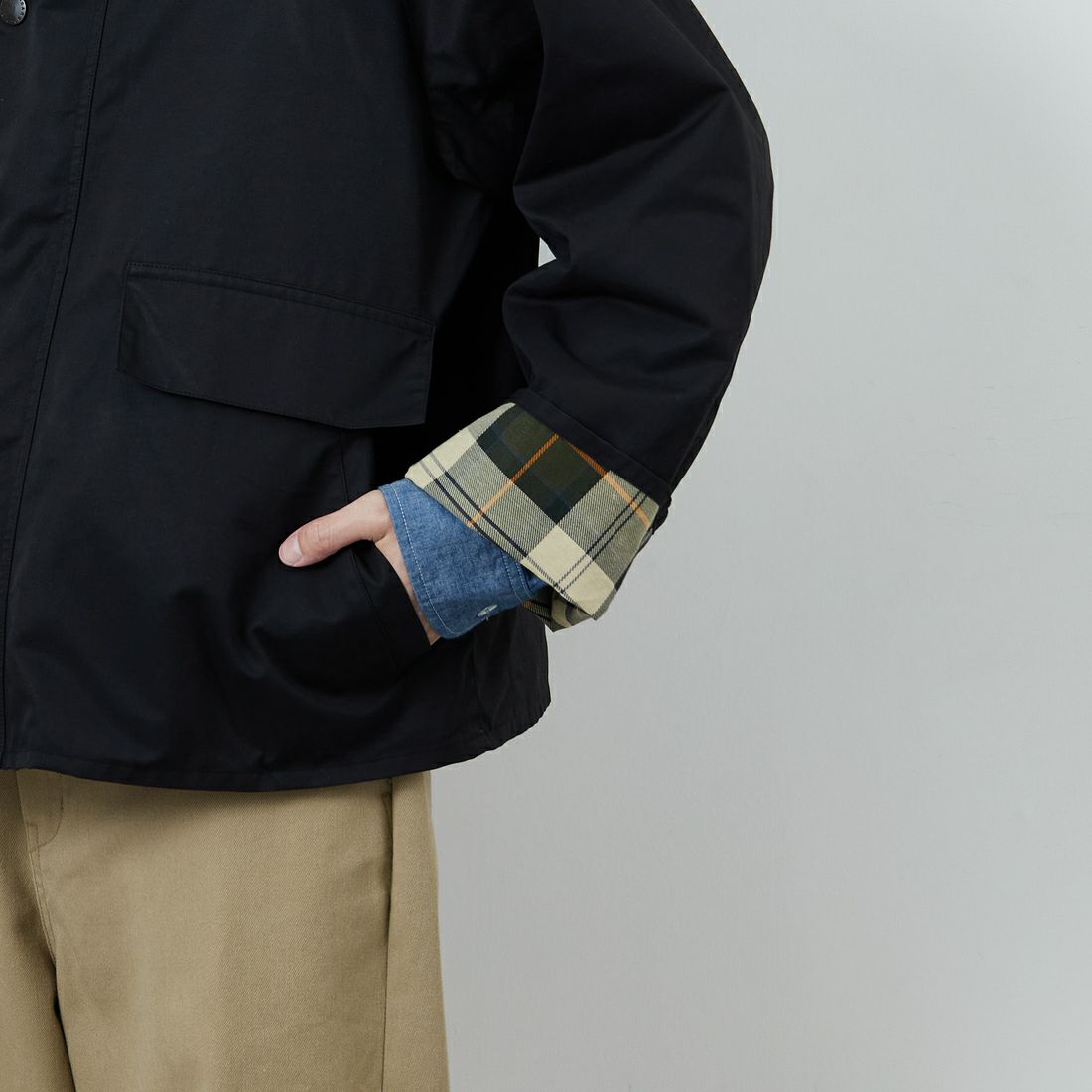 Barbour [バブアー] 別注 BORROWDALE ボロウデイルジャケット [261MCAS237-JF] BLACK &&モデル身長：168cm 着用サイズ：38&&