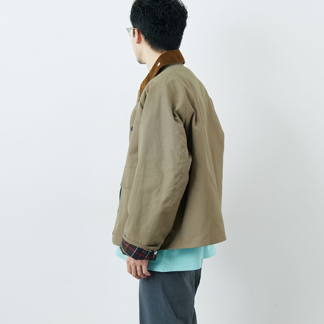 Barbour [バブアー] 別注 BORROWDALE ボロウデイルジャケット [261MCAS237-JF] KHAKI &&モデル身長：168cm 着用サイズ：38&&
