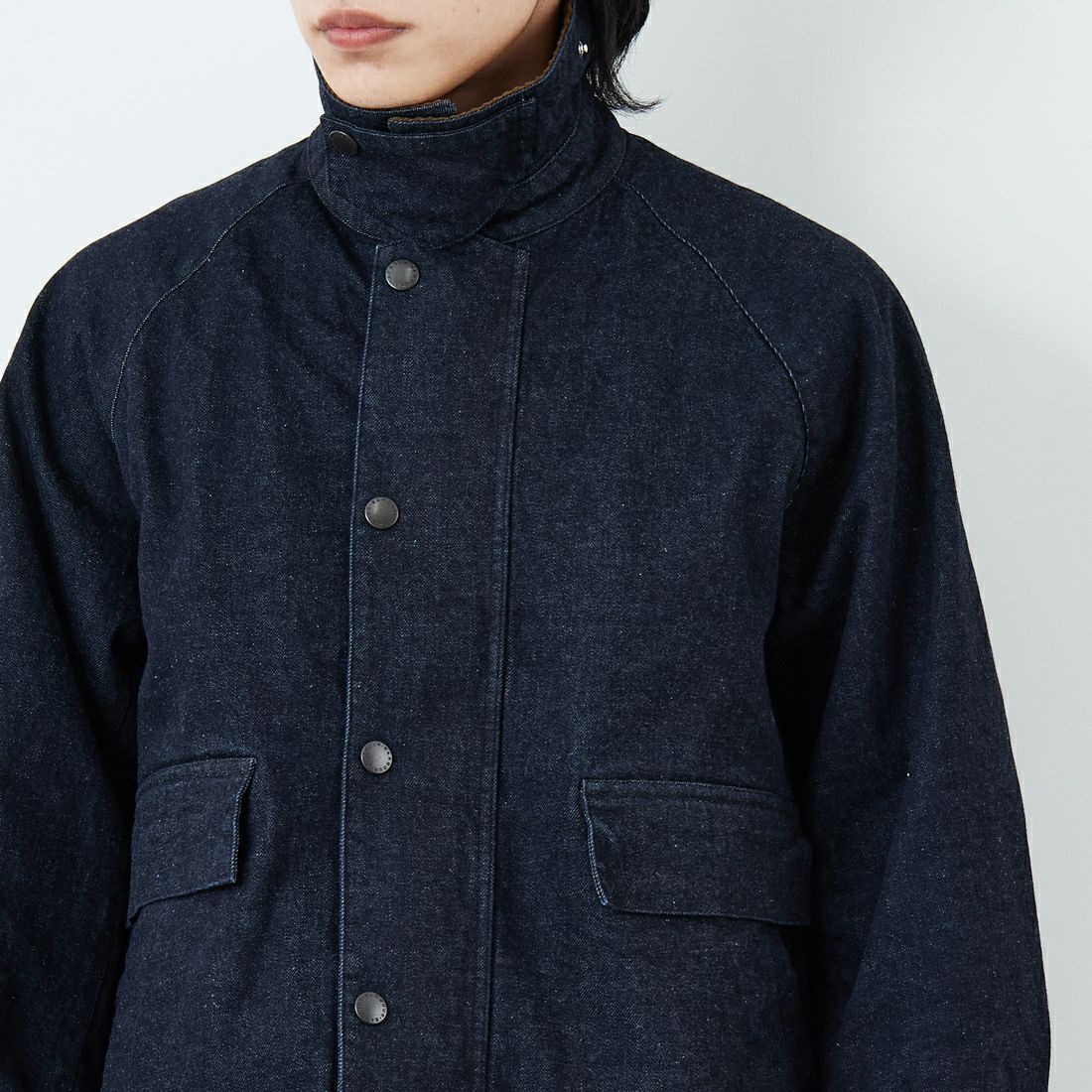 Barbour [バブアー] 別注 BORROWDALE ボロウデイルジャケット [261MCAS237-JF] DENIM &&モデル身長：179cm 着用サイズ：40&&