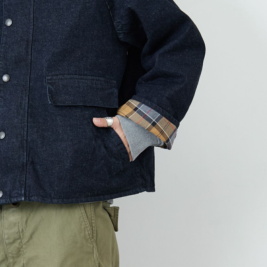Barbour [バブアー] 別注 BORROWDALE ボロウデイルジャケット [261MCAS237-JF] DENIM &&モデル身長：179cm 着用サイズ：40&&