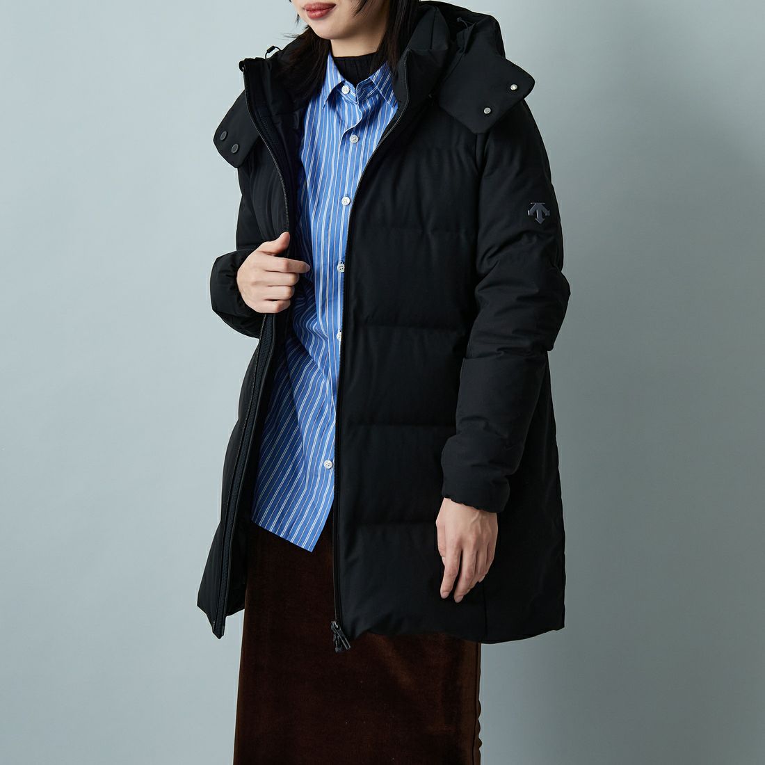 DESCENTE ALLTERRAIN [デサントオルテライン] 水沢ダウン アンカーハーフコート [DU5FDJM3L] BK00 &&モデル身長：162cm 着用サイズ：L&&