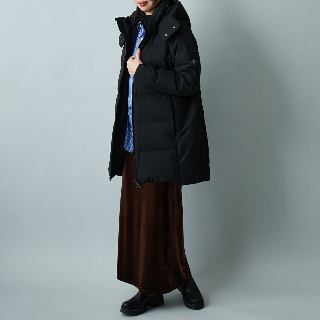 DESCENTE ALLTERRAIN [デサントオルテライン] 水沢ダウン アンカーハーフコート [DU5FDJM3L] BK00 &&モデル身長：162cm 着用サイズ：L&&