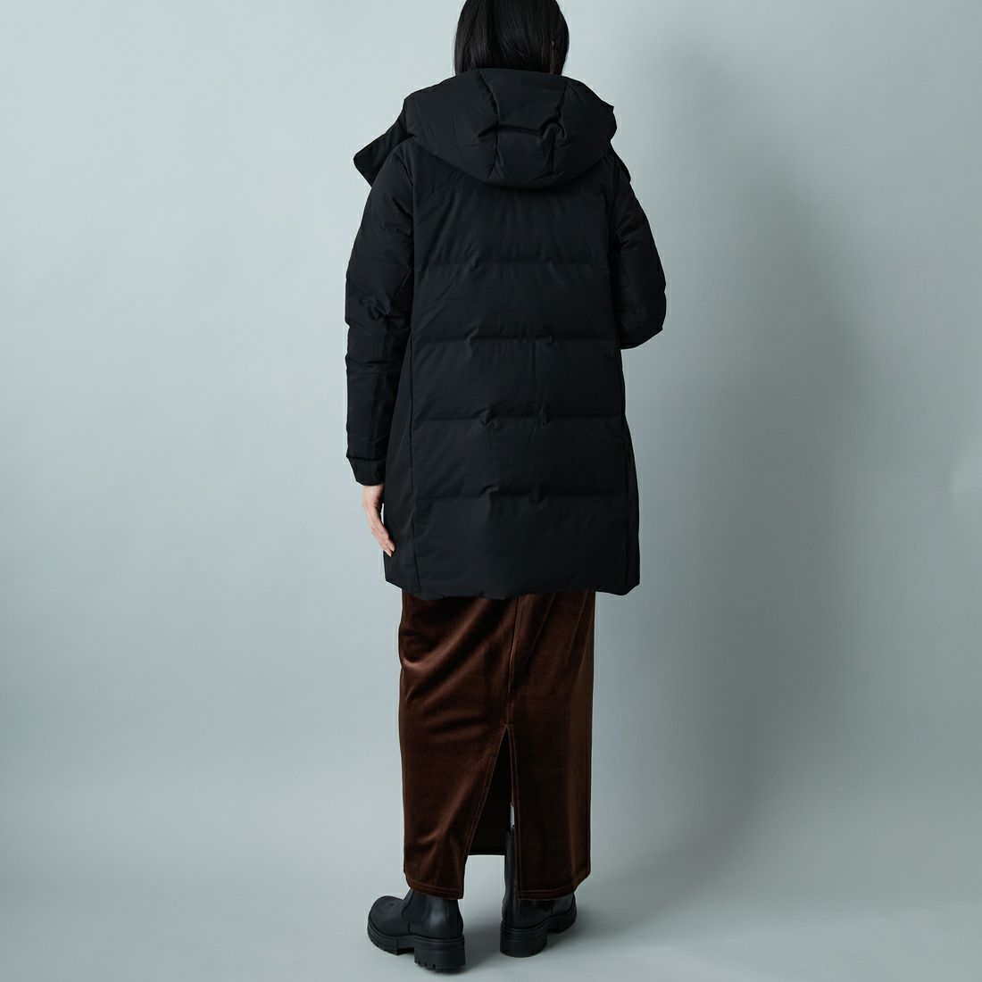 DESCENTE ALLTERRAIN [デサントオルテライン] 水沢ダウン アンカーハーフコート [DU5FDJM3L] BK00 &&モデル身長：162cm 着用サイズ：L&&