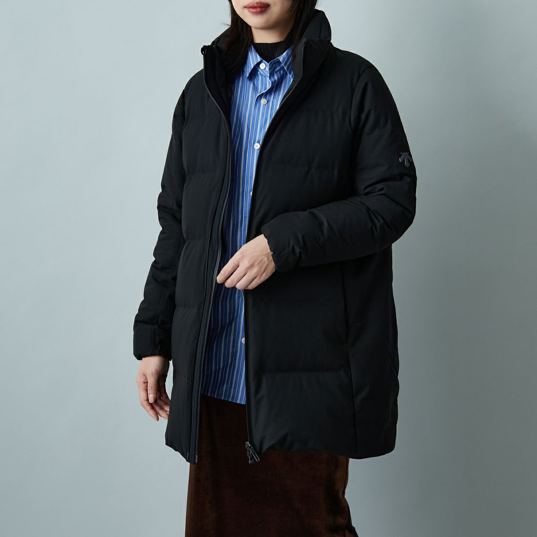 DESCENTE ALLTERRAIN [デサントオルテライン] 水沢ダウン アンカーハーフコート [DU5FDJM3L] BK00 &&モデル身長：162cm 着用サイズ：L&&