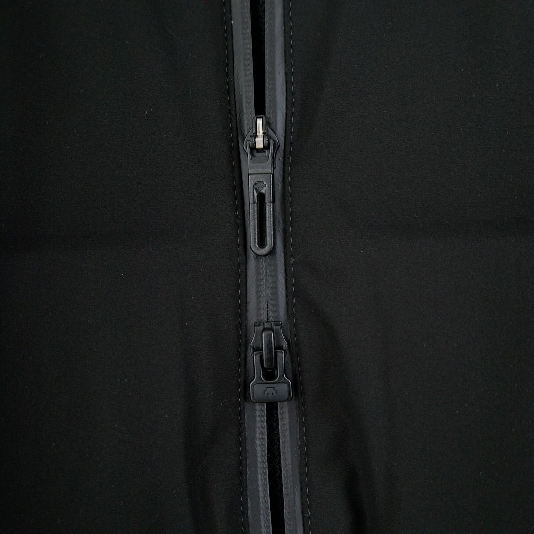 DESCENTE ALLTERRAIN [デサントオルテライン] 水沢ダウン アンカーハーフコート [DU5FDJM3L] BK00