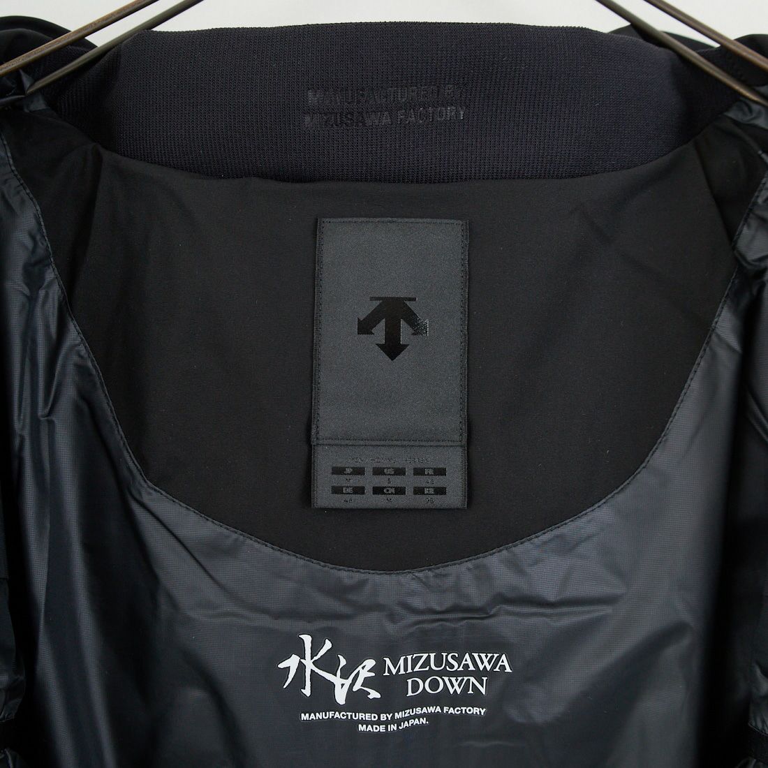 DESCENTE ALLTERRAIN [デサントオルテライン] 水沢ダウン マウンテニア [DU5FDJM1L] BK00