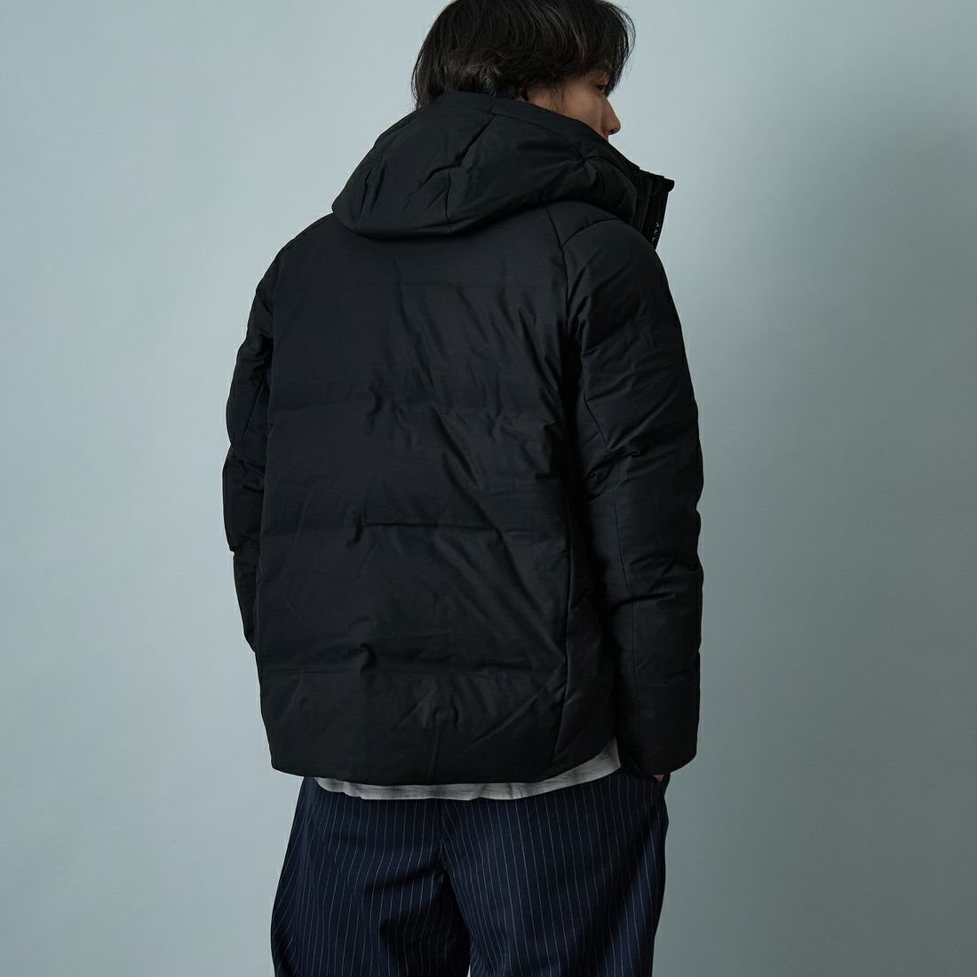 DESCENTE ALLTERRAIN [デサントオルテライン] 水沢ダウン マウンテニア [DU5FDJM1M] BK00 &&モデル身長：179cm 着用サイズ：L&&