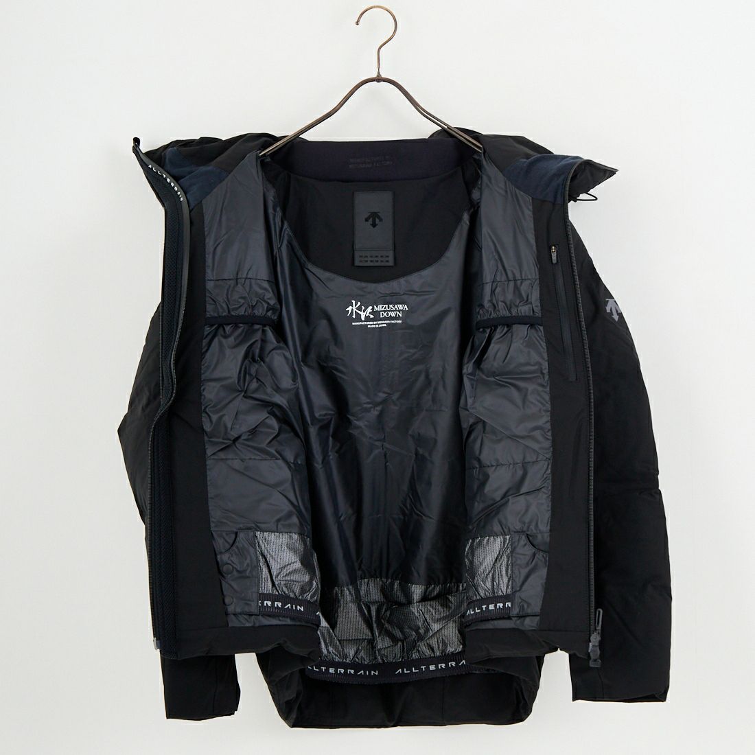 DESCENTE ALLTERRAIN [デサントオルテライン] 水沢ダウン マウンテニア [DU5FDJM1M] BK00