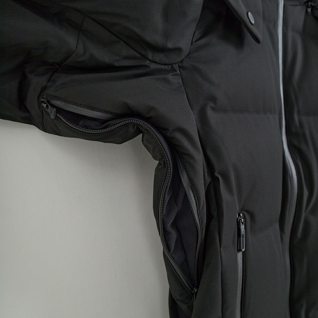 DESCENTE ALLTERRAIN [デサントオルテライン] 水沢ダウン アンカー [DU5FDJM3M] BK00