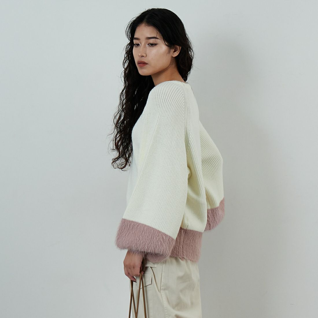 Jf Ready Made [ジェイエフレディメイド] 配色ポイントシャギーニット [986-14185] 02 ｱｲﾎﾞﾘｰ &&モデル身長：162cm 着用サイズ：F&&