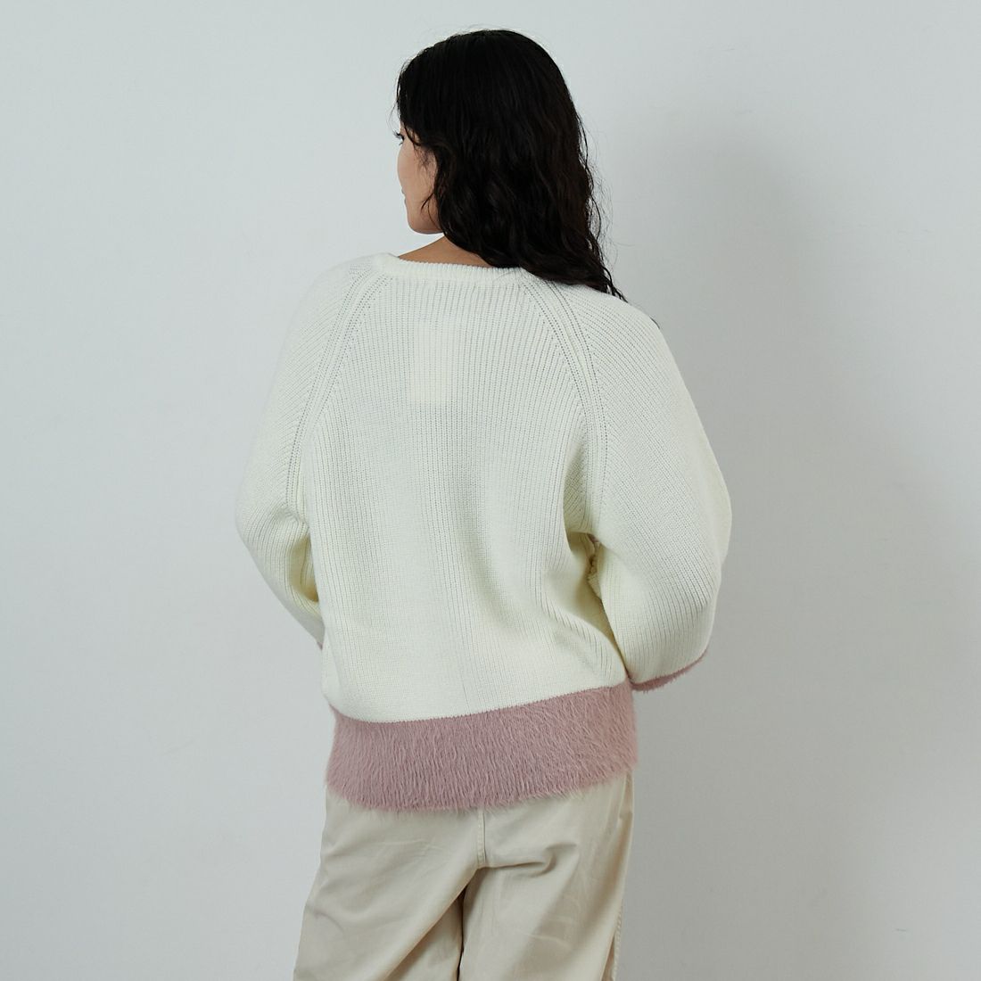 Jf Ready Made [ジェイエフレディメイド] 配色ポイントシャギーニット [986-14185] 02 ｱｲﾎﾞﾘｰ &&モデル身長：162cm 着用サイズ：F&&