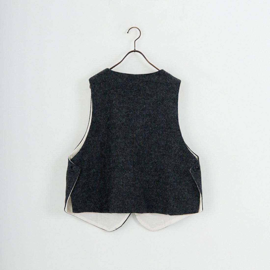 tumugu: [ツムグ] エコウールモッサベスト [TB25419] 88 CHARCOA