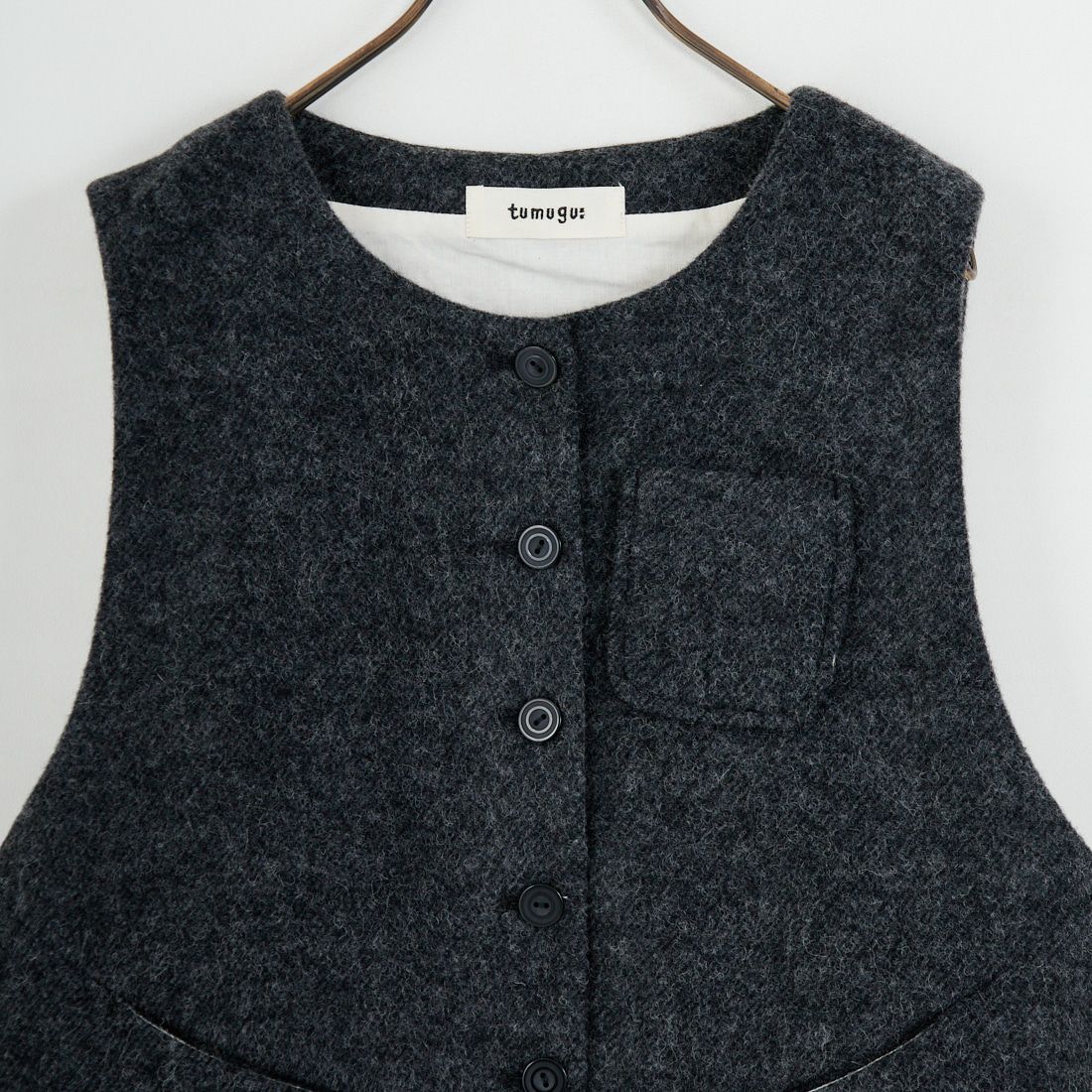 tumugu: [ツムグ] エコウールモッサベスト [TB25419] 88 CHARCOA