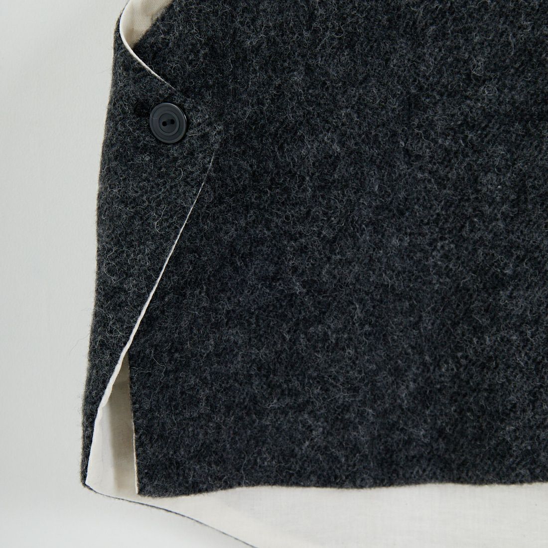 tumugu: [ツムグ] エコウールモッサベスト [TB25419] 88 CHARCOA