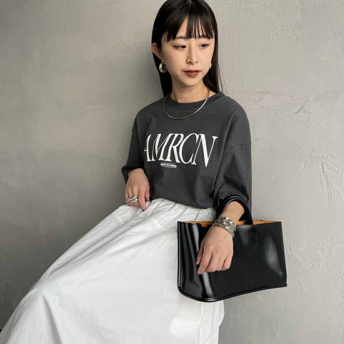 Americana × JEANS FACTORY [アメリカーナ × ジーンズファクトリー] 別注 AMRCN ロゴプリントTシャツ [BRF-808A-1-JF] ｽﾐｸﾛ &&モデル身長：150cm 着用サイズ：ONE SIZE&&