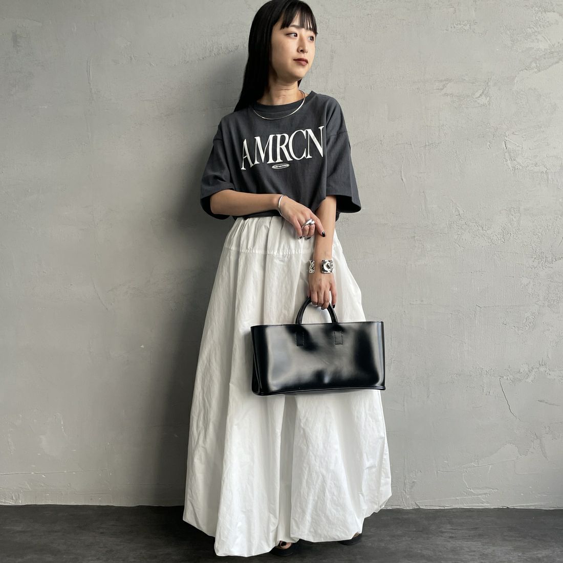 Americana × JEANS FACTORY [アメリカーナ × ジーンズファクトリー] 別注 AMRCN ロゴプリントTシャツ [BRF-808A-1-JF] ｽﾐｸﾛ &&モデル身長：150cm 着用サイズ：ONE SIZE&&