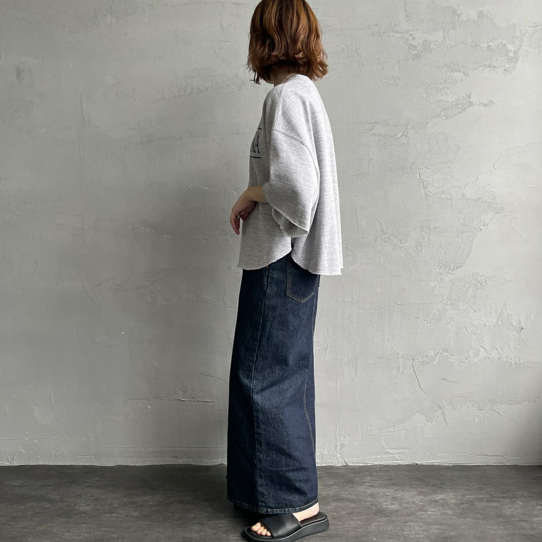 Americana × JEANS FACTORY [アメリカーナ × ジーンズファクトリー] 別注 ロゴプリント カットオフスウェット [ASO-850-2-JF] ﾓｸｸﾞﾚｰ &&モデル身長：158cm 着用サイズ：ONE SIZE&&