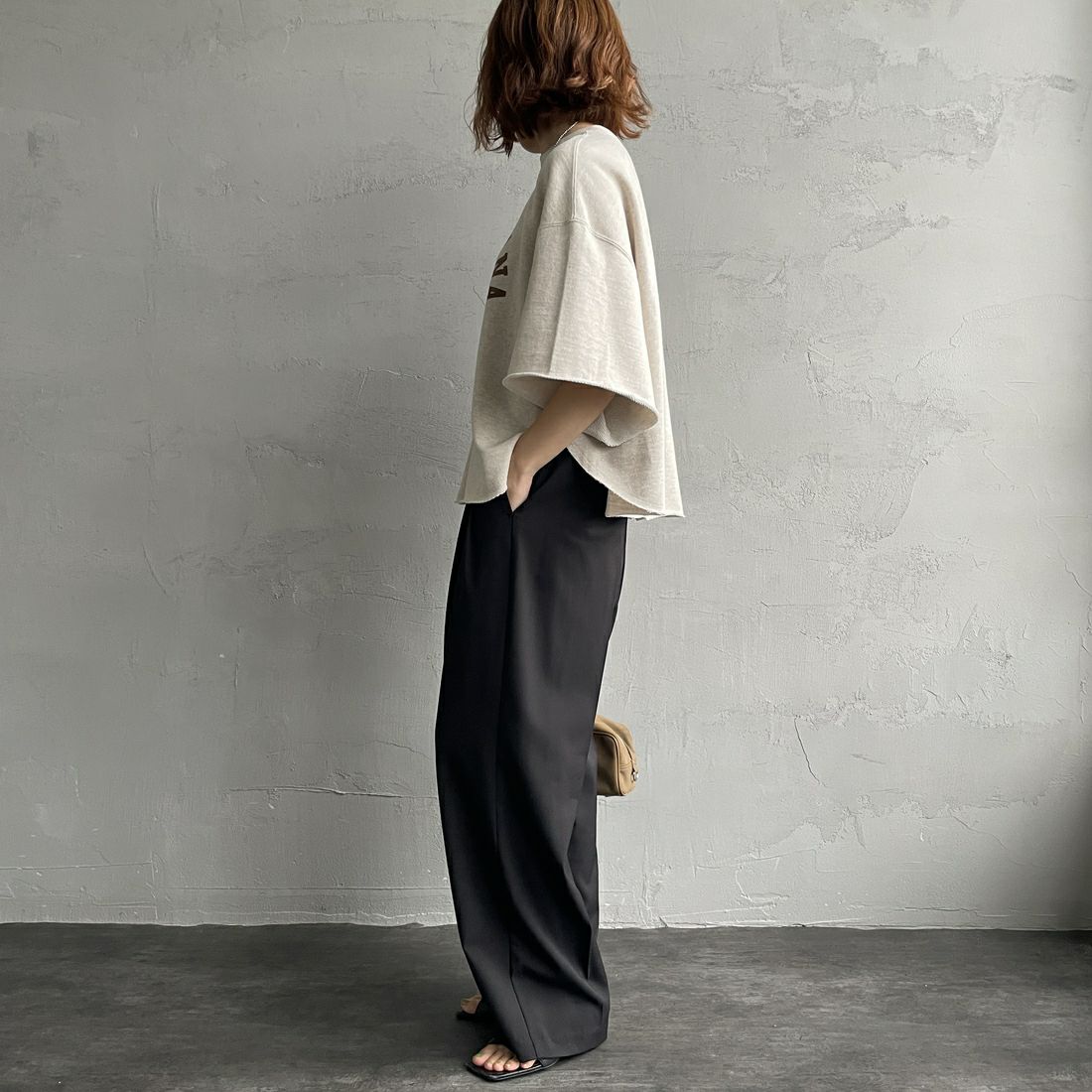 Americana × JEANS FACTORY [アメリカーナ × ジーンズファクトリー] 別注 カレッジプリント カットオフスウェット [ASO-850-1-JF] ｵｰﾄﾐｰﾙ &&モデル身長：158cm 着用サイズ：ONE SIZE&&