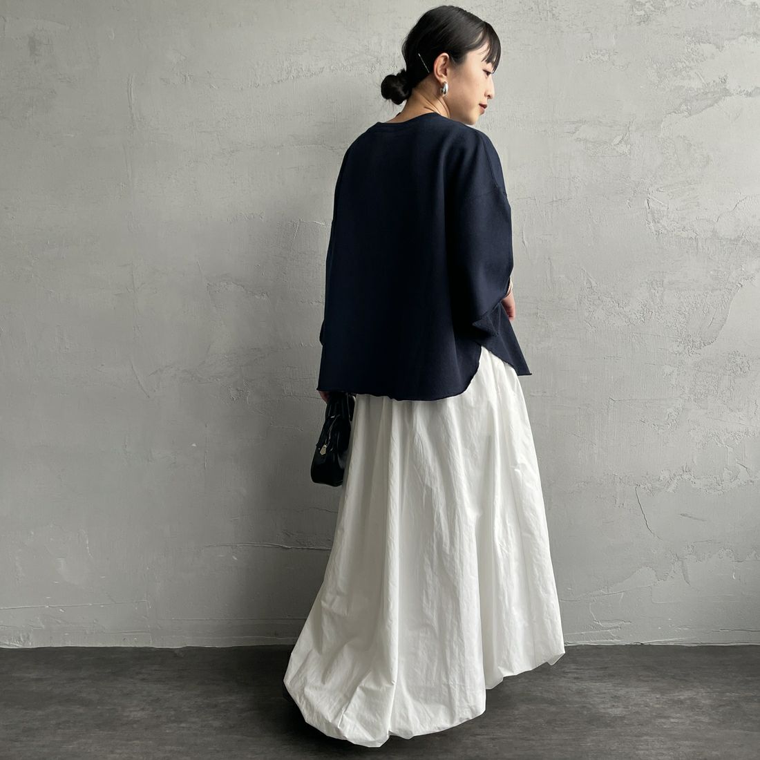 Americana × JEANS FACTORY [アメリカーナ × ジーンズファクトリー] 別注 カレッジプリント カットオフスウェット [ASO-850-1-JF] ﾈｲﾋﾞｰ &&モデル身長：150cm 着用サイズ：ONE SIZE&&