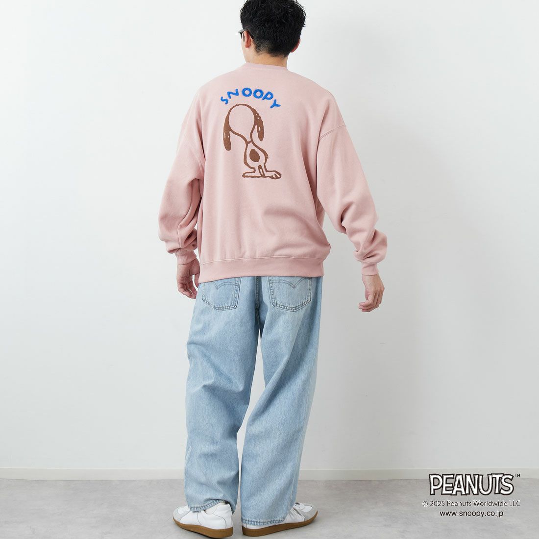 PEANUTS × JEANS FACTORY [ピーナッツ × ジーンズファクトリー] PEANUTS スヌーピースウェット [JFC-254-099] PINK &&モデル身長：167cm 着用サイズ：M&&