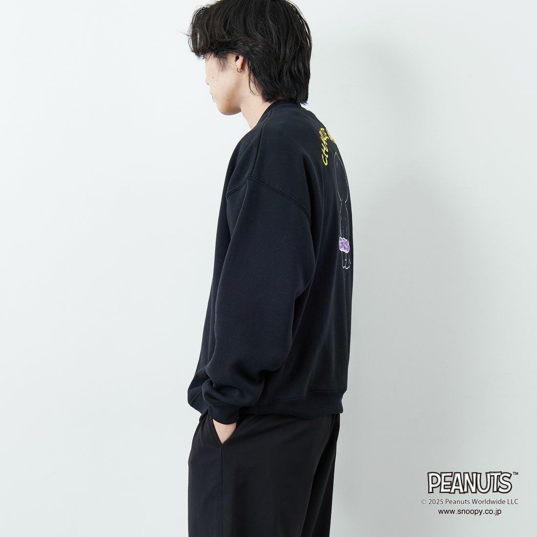 PEANUTS × JEANS FACTORY [ピーナッツ × ジーンズファクトリー] PEANUTS チャーリー・ブラウンスウェット [JFC-254-098] BLACK &&モデル身長：179cm 着用サイズ：L&&
