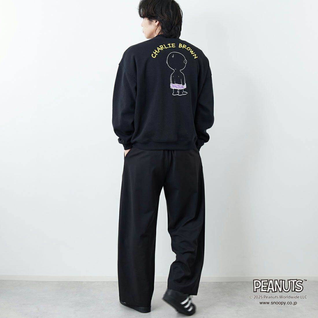 PEANUTS × JEANS FACTORY [ピーナッツ × ジーンズファクトリー] PEANUTS チャーリー・ブラウンスウェット [JFC-254-098] BLACK &&モデル身長：179cm 着用サイズ：L&&
