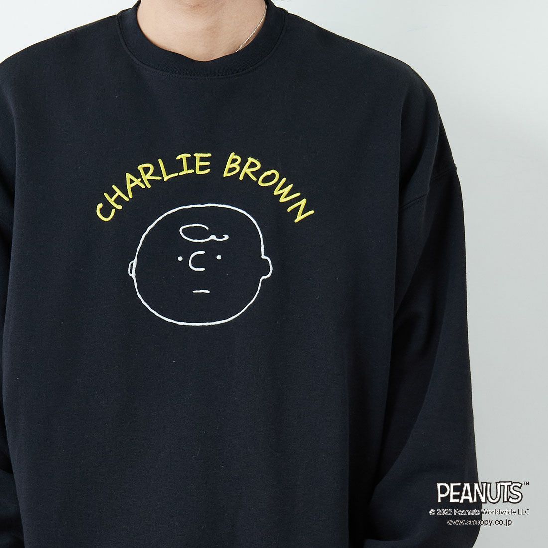 PEANUTS × JEANS FACTORY [ピーナッツ × ジーンズファクトリー] PEANUTS チャーリー・ブラウンスウェット [JFC-254-098] BLACK &&モデル身長：179cm 着用サイズ：L&&