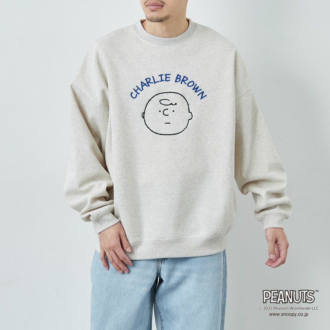 PEANUTS × JEANS FACTORY [ピーナッツ × ジーンズファクトリー] PEANUTS チャーリー・ブラウンスウェット [JFC-254-098] ASH GRY &&モデル身長：167cm 着用サイズ：L&&