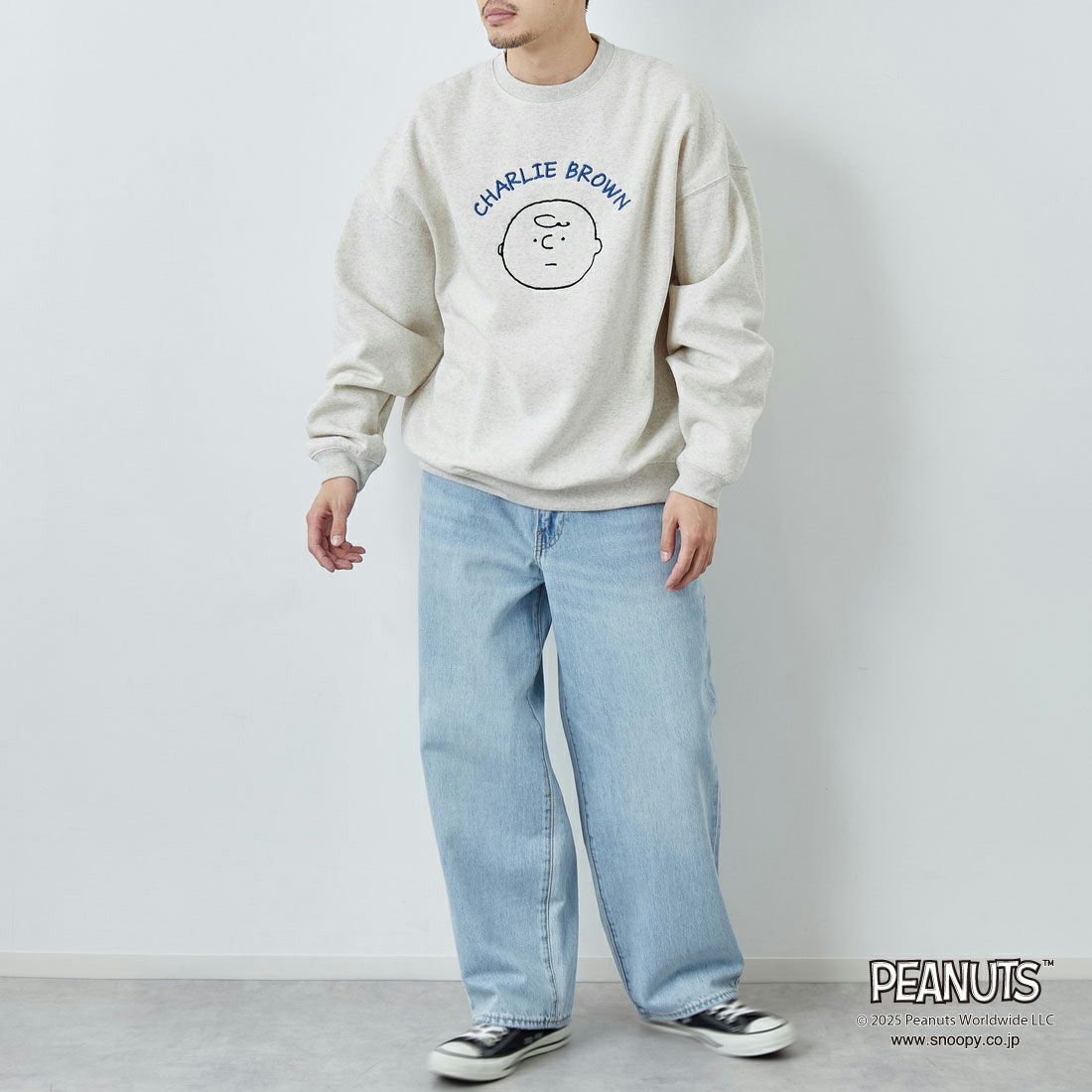 PEANUTS × JEANS FACTORY [ピーナッツ × ジーンズファクトリー] PEANUTS チャーリー・ブラウンスウェット [JFC-254-098] ASH GRY &&モデル身長：167cm 着用サイズ：L&&