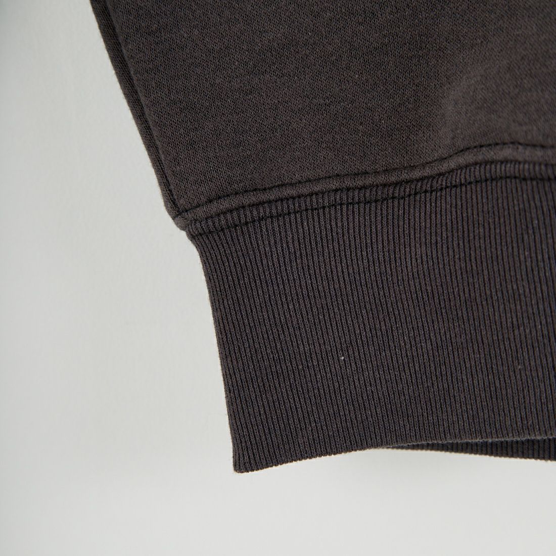 PEANUTS × JEANS FACTORY [ピーナッツ × ジーンズファクトリー] PEANUTS チャーリー・ブラウン&スヌーピースウェット [JFC-254-100] SUMIKURO