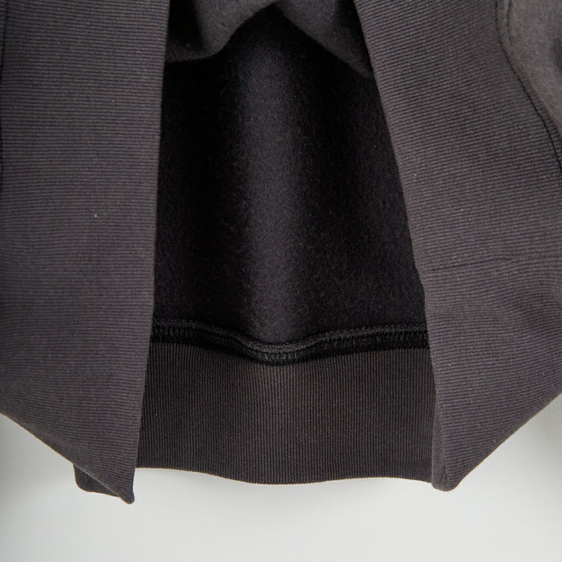 PEANUTS × JEANS FACTORY [ピーナッツ × ジーンズファクトリー] PEANUTS チャーリー・ブラウン&スヌーピースウェット [JFC-254-100] SUMIKURO