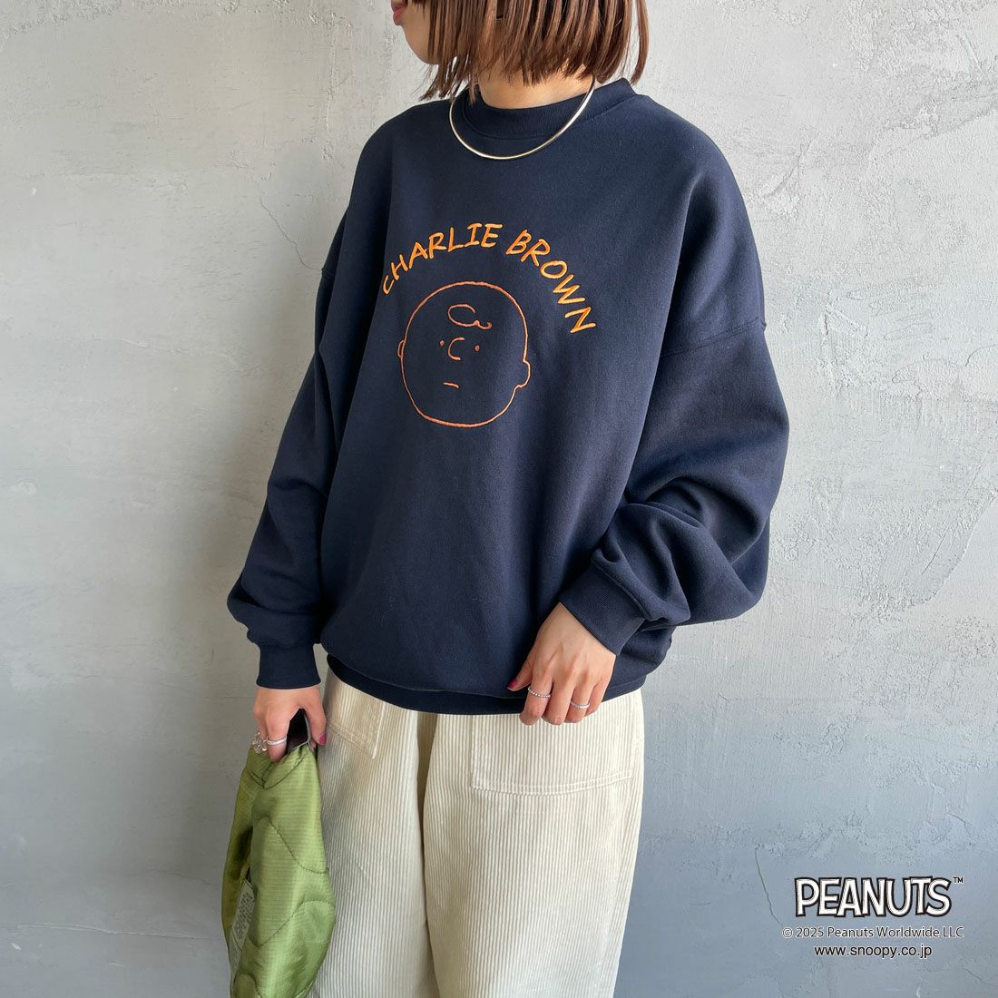 PEANUTS × JEANS FACTORY [ピーナッツ × ジーンズファクトリー] PEANUTS チャーリー・ブラウンスウェット [JFC-254-098] NAVY &&モデル身長：159cm 着用サイズ：S&&