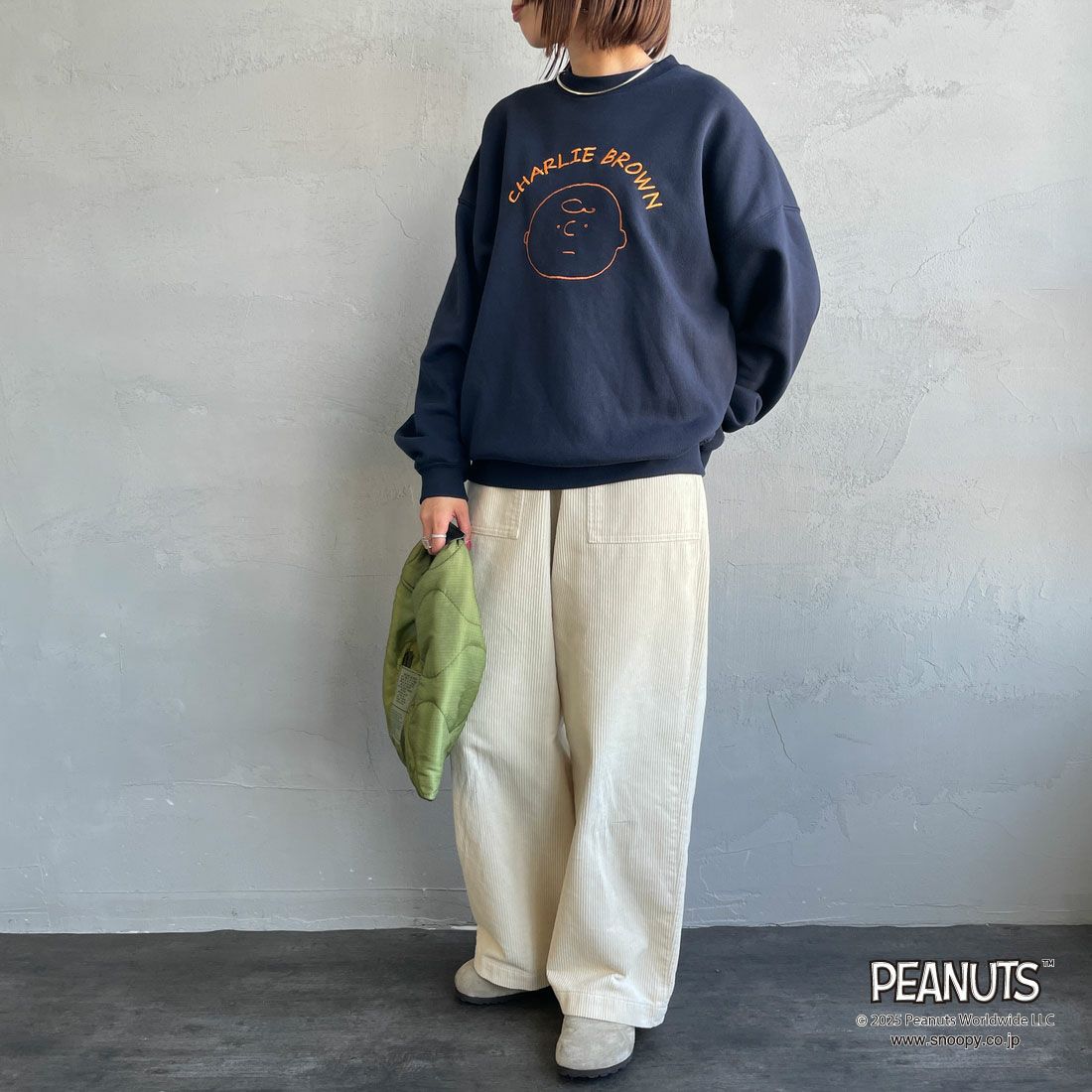 PEANUTS × JEANS FACTORY [ピーナッツ × ジーンズファクトリー] PEANUTS チャーリー・ブラウンスウェット [JFC-254-098] NAVY &&モデル身長：159cm 着用サイズ：S&&
