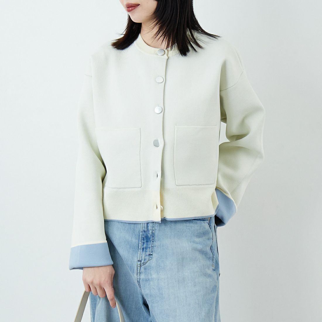 Maison de L'allure [メゾン ドゥ ラリュール] バイカラースポンディッシュニットカーディガン [M25141010] 02 OFF/SAX &&モデル身長：162cm 着用サイズ：F&&