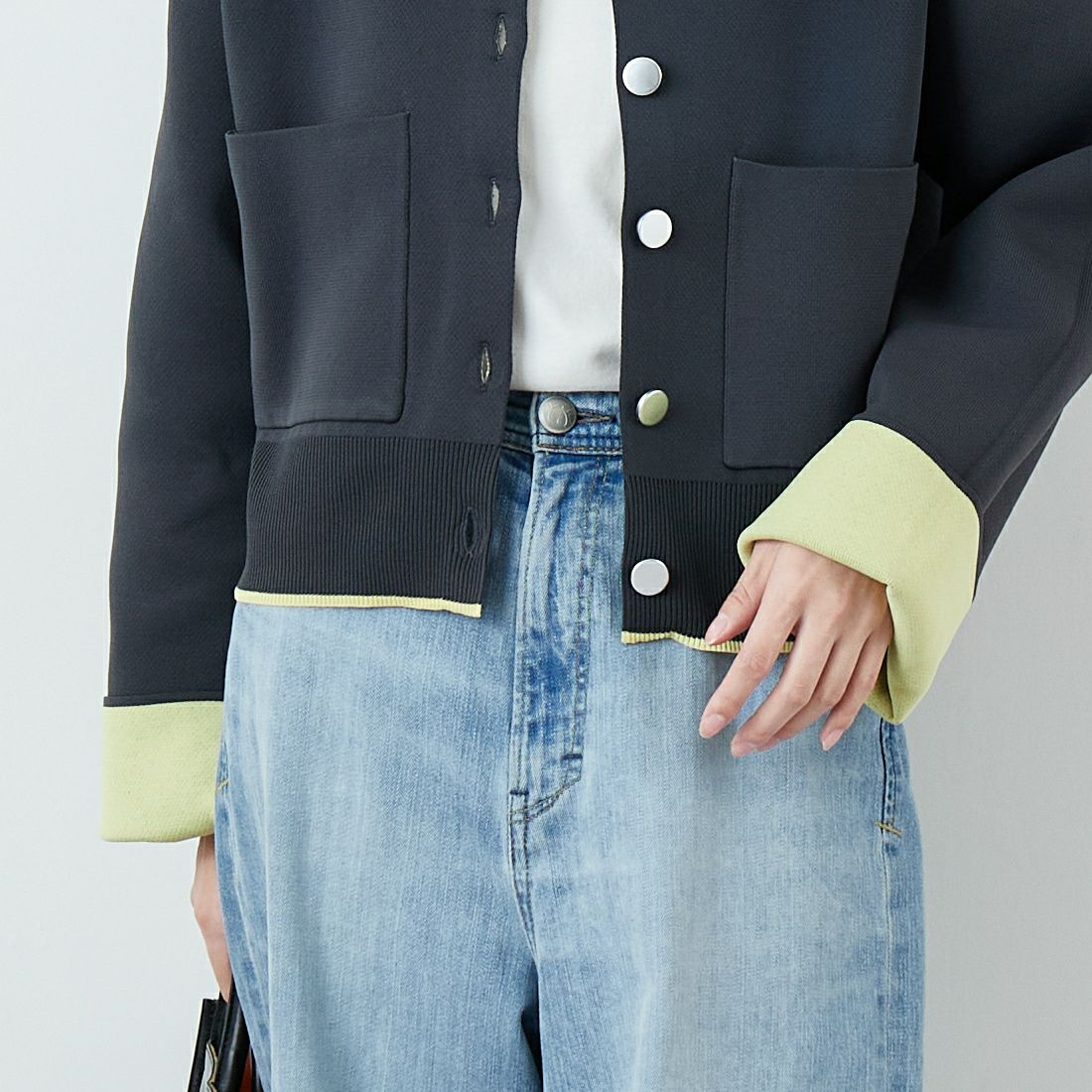 Maison de L'allure [メゾン ドゥ ラリュール] バイカラースポンディッシュニットカーディガン [M25141010] 08 CHR/YEL &&モデル身長：162cm 着用サイズ：F&&