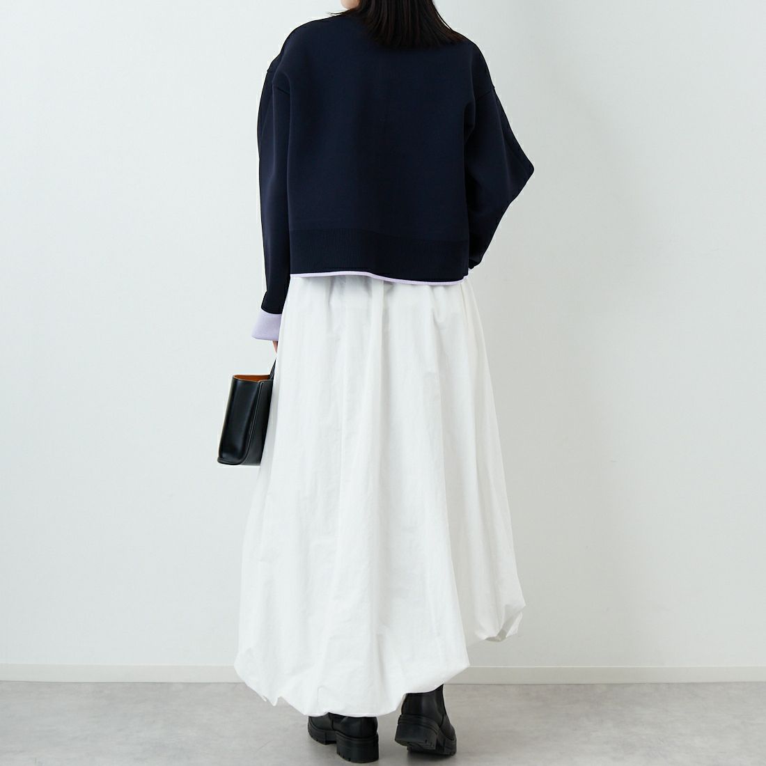 Maison de L'allure [メゾン ドゥ ラリュール] バイカラースポンディッシュニットカーディガン [M25141010] 16 NVY/LVD &&モデル身長：162cm 着用サイズ：F&&