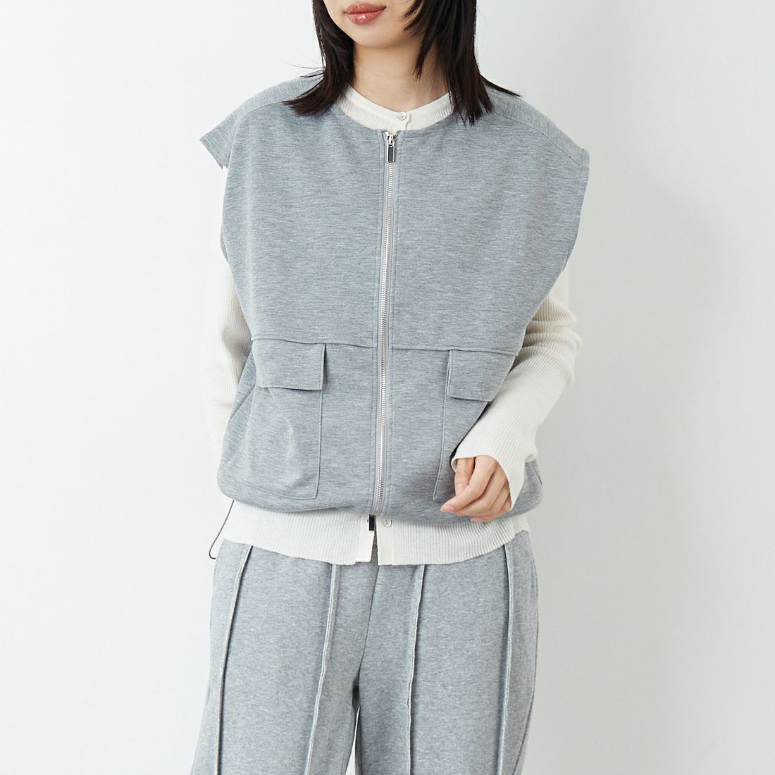 Maison de L'allure [メゾン ドゥ ラリュール] ダブルジップダンボールベスト [M25142004] 07 GRAY &&モデル身長：162cm 着用サイズ：F&&