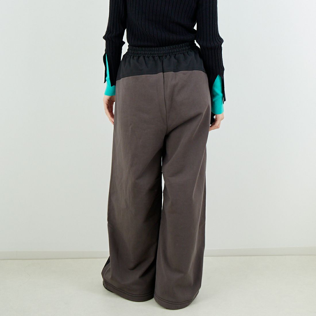 MAISON SPECIAL [メゾンスペシャル] ドッキングラインストーンイージーパンツ [21252465316] BLK &&モデル身長：162cm 着用サイズ：36&&