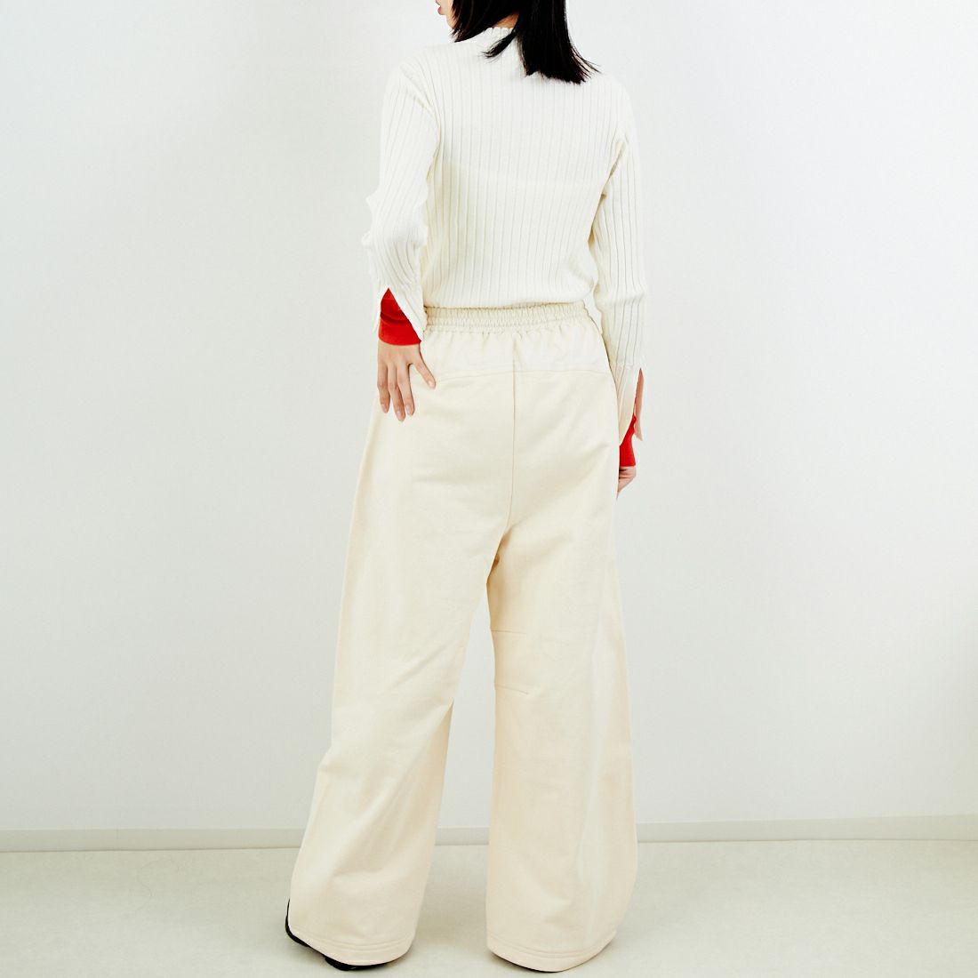 MAISON SPECIAL [メゾンスペシャル] ドッキングラインストーンイージーパンツ [21252465316] O.WHT &&モデル身長：162cm 着用サイズ：36&&